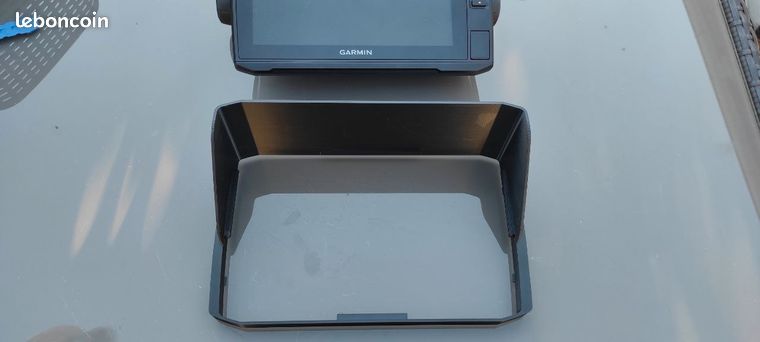 Pare-soleil sondeur Garmin Echomap UHD 9 (convient aux UHD 92sv, 93sv, 94sv_ - design à enfiler - Canada