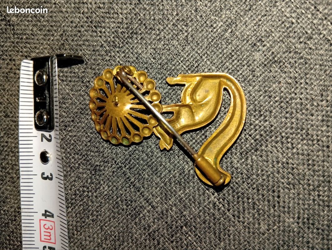Broche écureuil En Laiton Et Agate - Doré Jaune Et Bleu - Longueur 5 Cm - Neuf Sans Emballage
