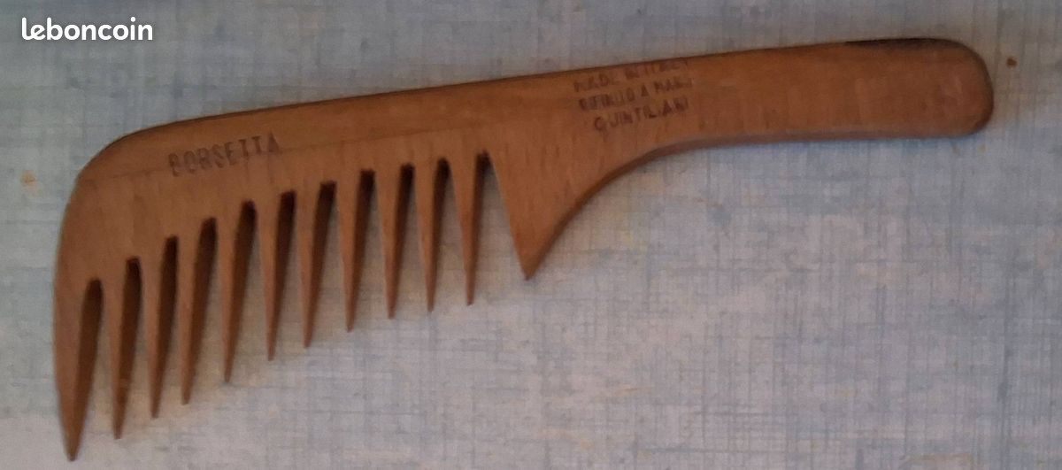 2 Peignes Anciens Vintage, Dont Un De La Marque Larbaud - Occasion Très Bon état
