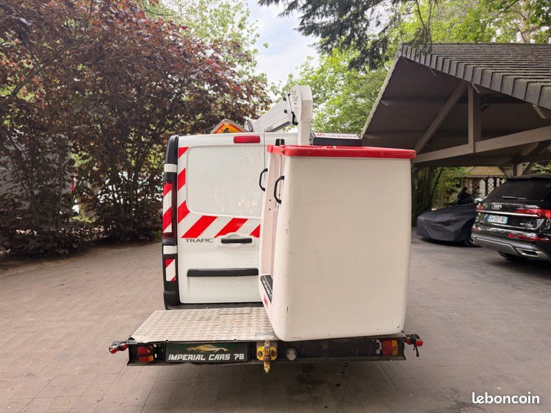 Renault Trafic L1H1 1200 kg dCi 2.0 120 ch NACELLE FGN Confort 2021 – photo 6