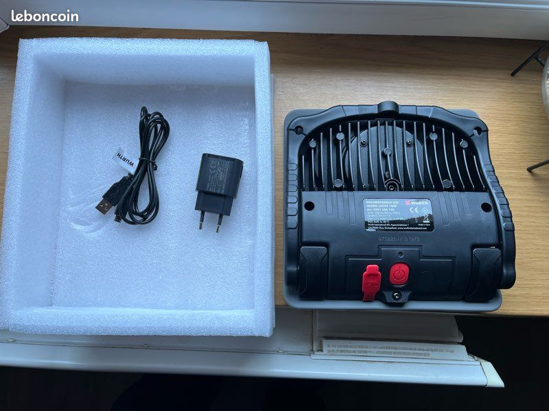 Projecteur LED 100lm à batterie pour camping et chantier (image 2)