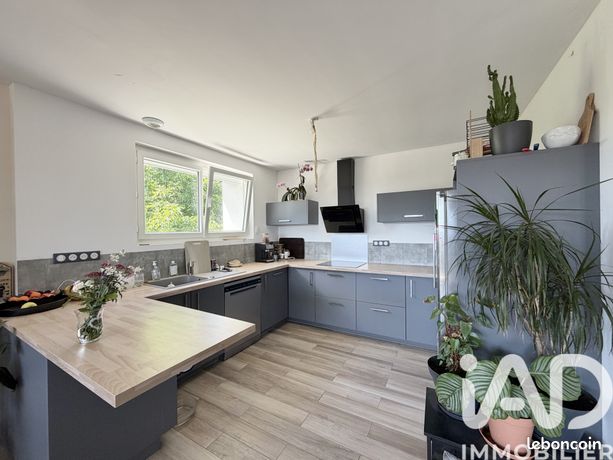 Propriété 3 pièces 80 m²