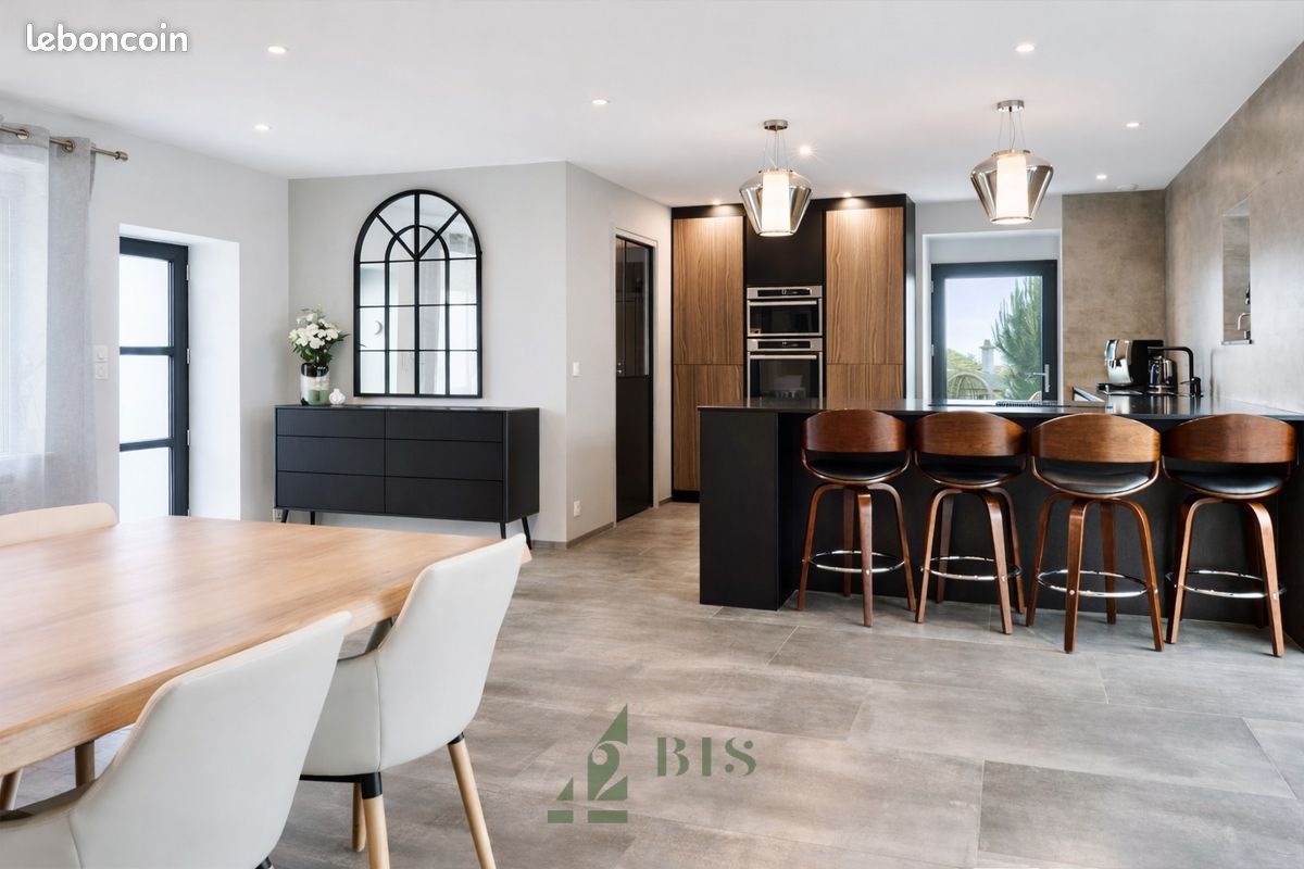 Maison 6 pièces 184 m² · à Cordelle · 184 m² · 399 000 €