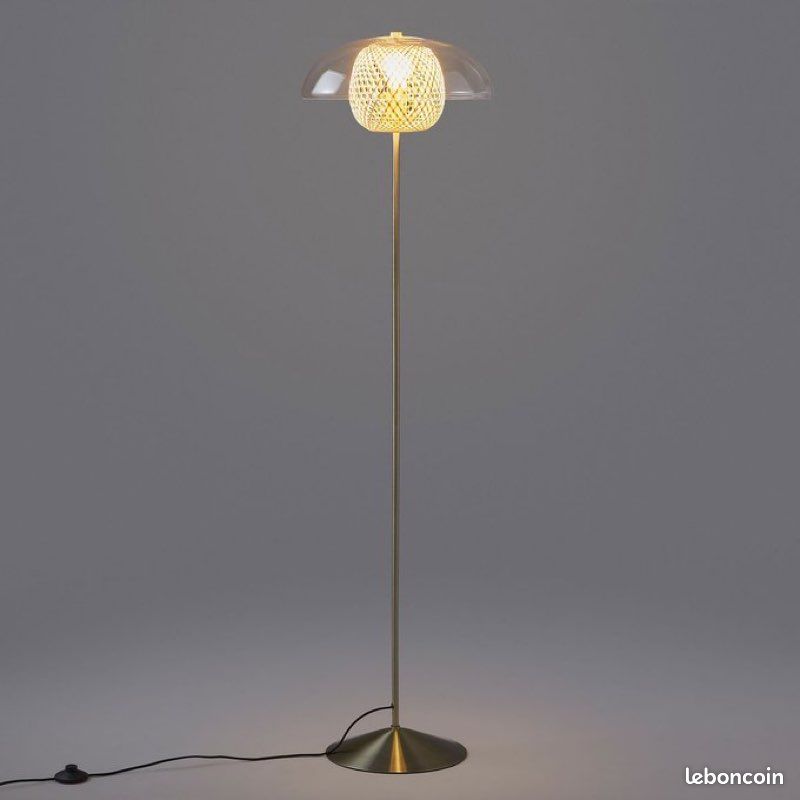 Lampadaire rotin et doré (vendu) (image 1)