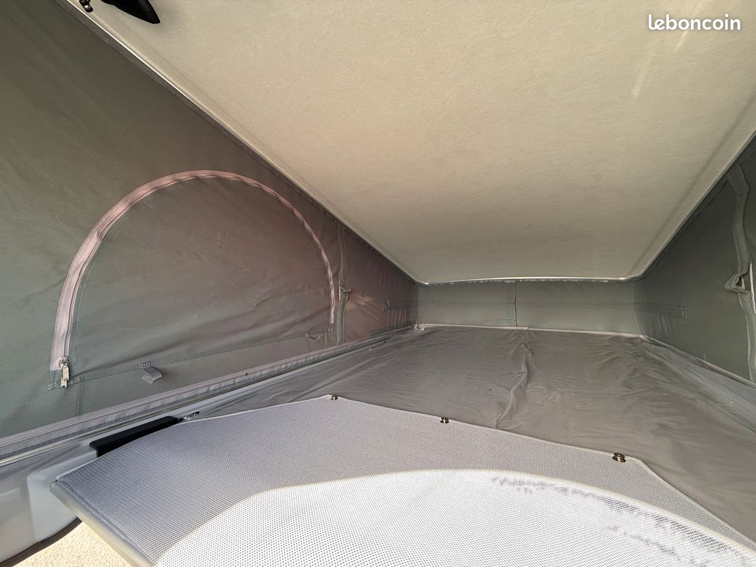 Van aménagé toit relevable - BURSTNER Playa C500 - Renault Trafic 2.0L DCI 150ch - boîte automatique - 5 places CG (amovible) (image 11)