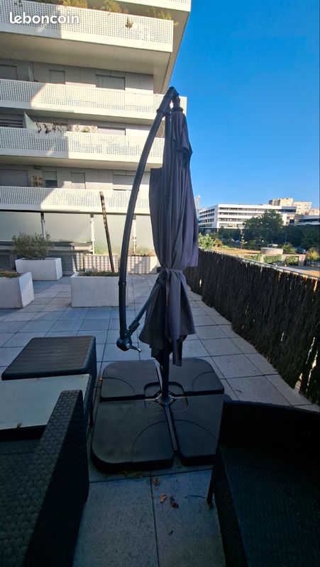 Parasol déporté, dalles et pieds (image 1)