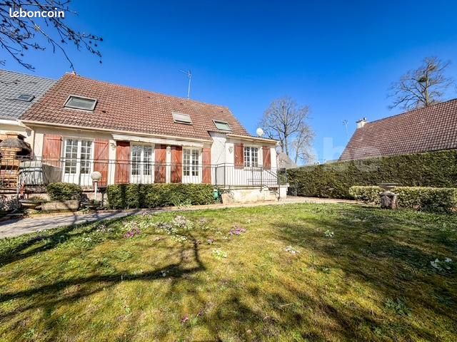 Maison 6 pièces 140 m² · à Gressy · 140 m² · 384 000 €