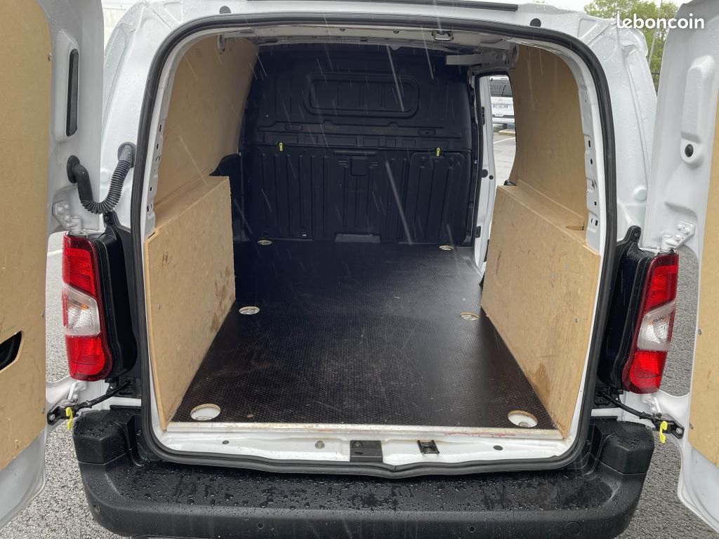 PEUGEOT PARTNER long 950KG 1.5 BlueHDi S&S - 100 3pl III FOURGON Pack Asphalt Connect XL (image 7)