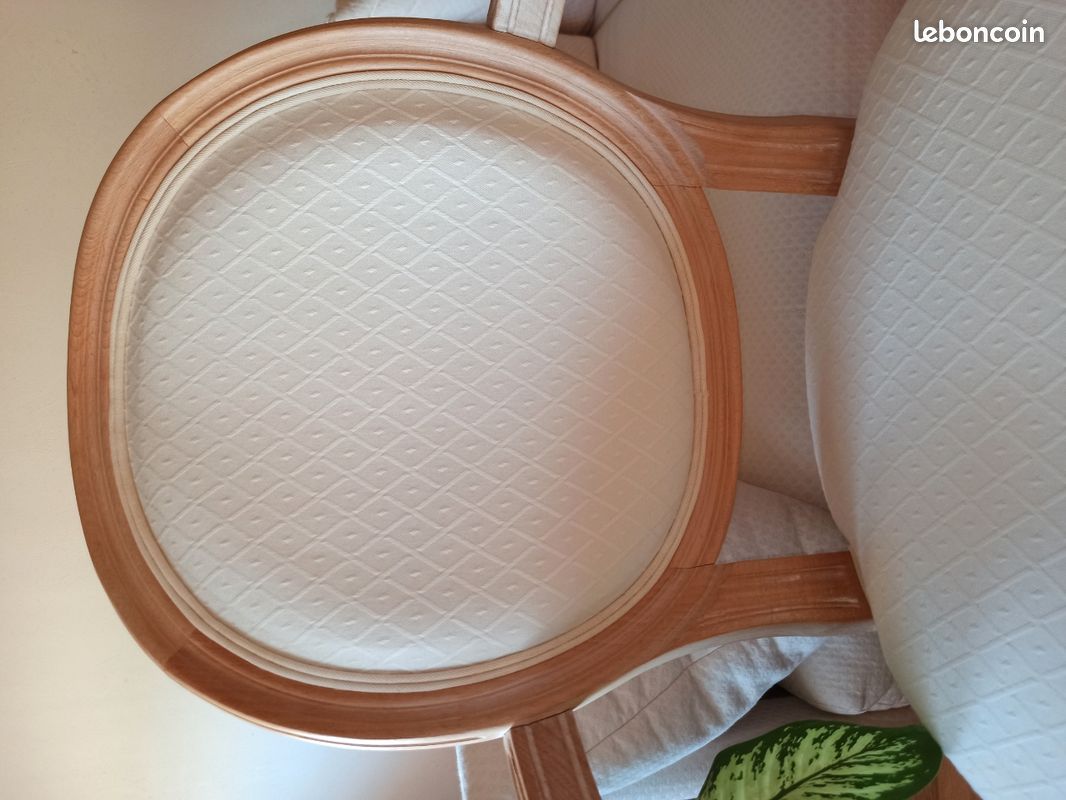 Fauteuil médaillon beige style Louis XVI très bon état - Décoration (image 7)