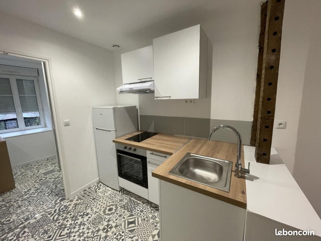 Appartement 1 pièce 28 m² · à Saint-Yrieix-la-Perche · 28 m² · 460 €/mois
