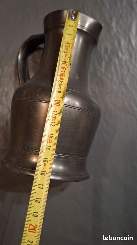 Carafe en étain (image 3)