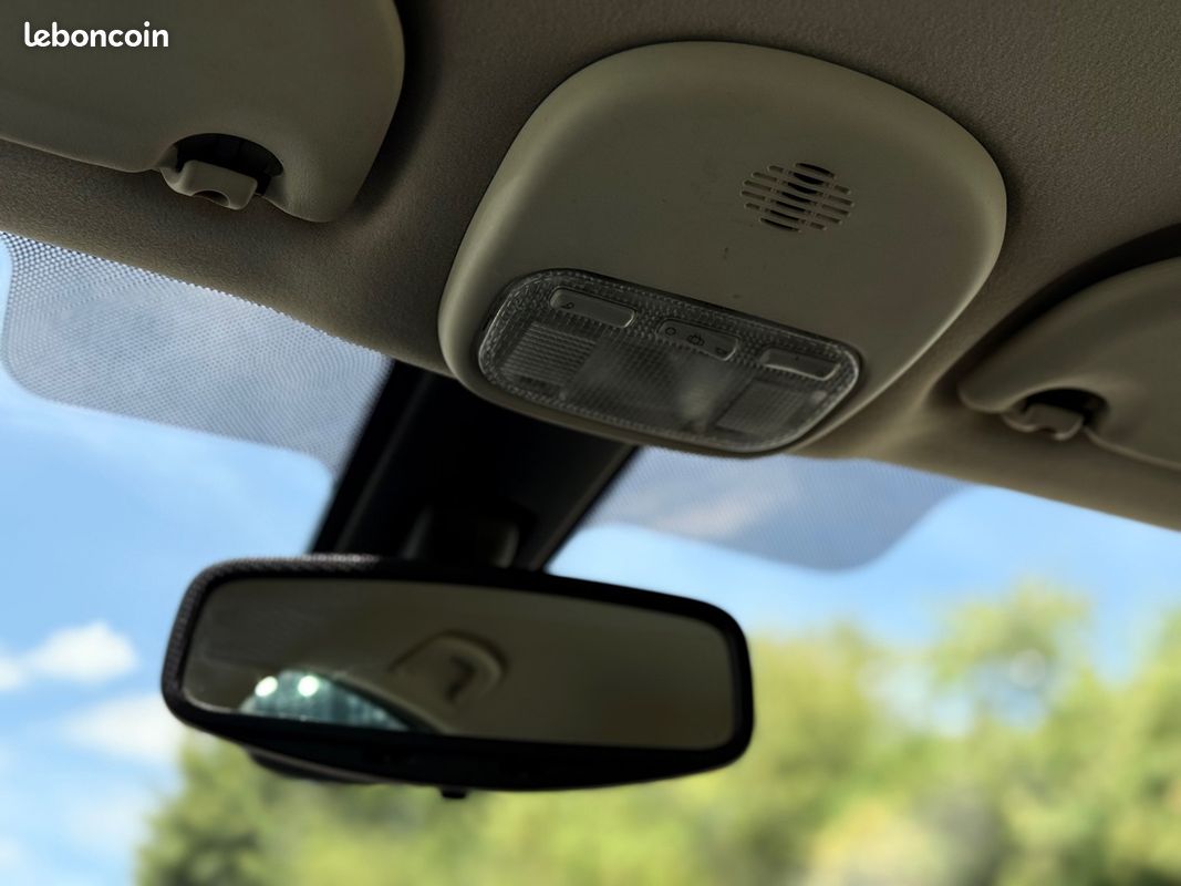 Citroën C4 1.6 HDI 110CH Exclusive – Régulateur – Clim Auto – Jantes Alu – Révisée & Garantie 6 mois (image 25)