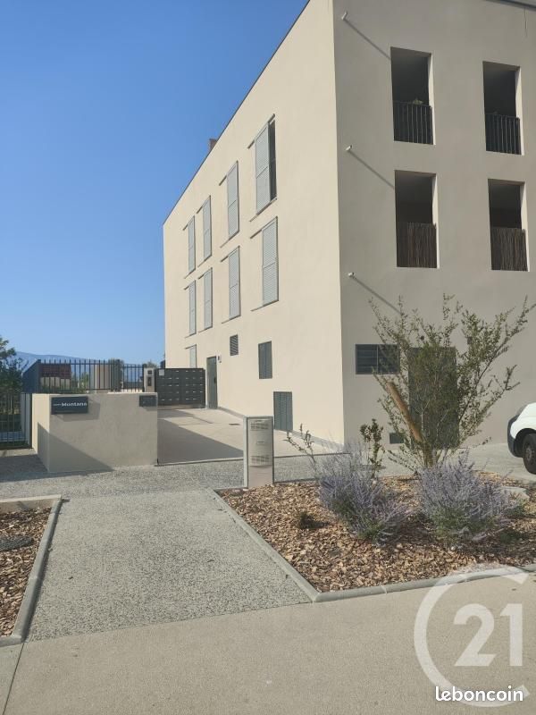 Parking 12 m² · à Trets · 12 m² · 70 €/mois