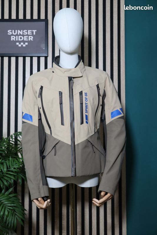 VESTE SIXSIXONE EXO TAILLE MEDIUM OCCASION EN BON ETAT 661 VESTE SIXSIXONE EXO TAILLE MEDIUM OCCASION EN BON ETAT 661