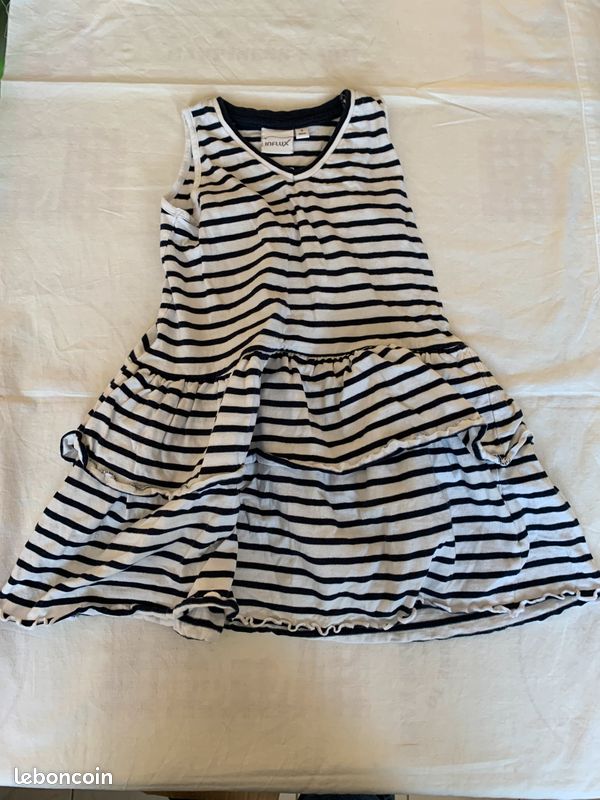 Robe rayée blanche bleu marine 4 ans (image 1)