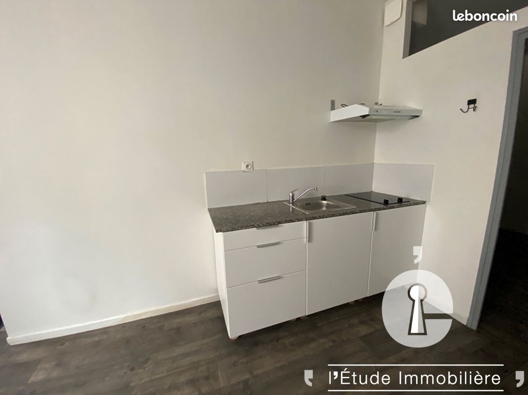 Appartement 2 pièces 24 m² · à Laval · 24 m² · 390 €