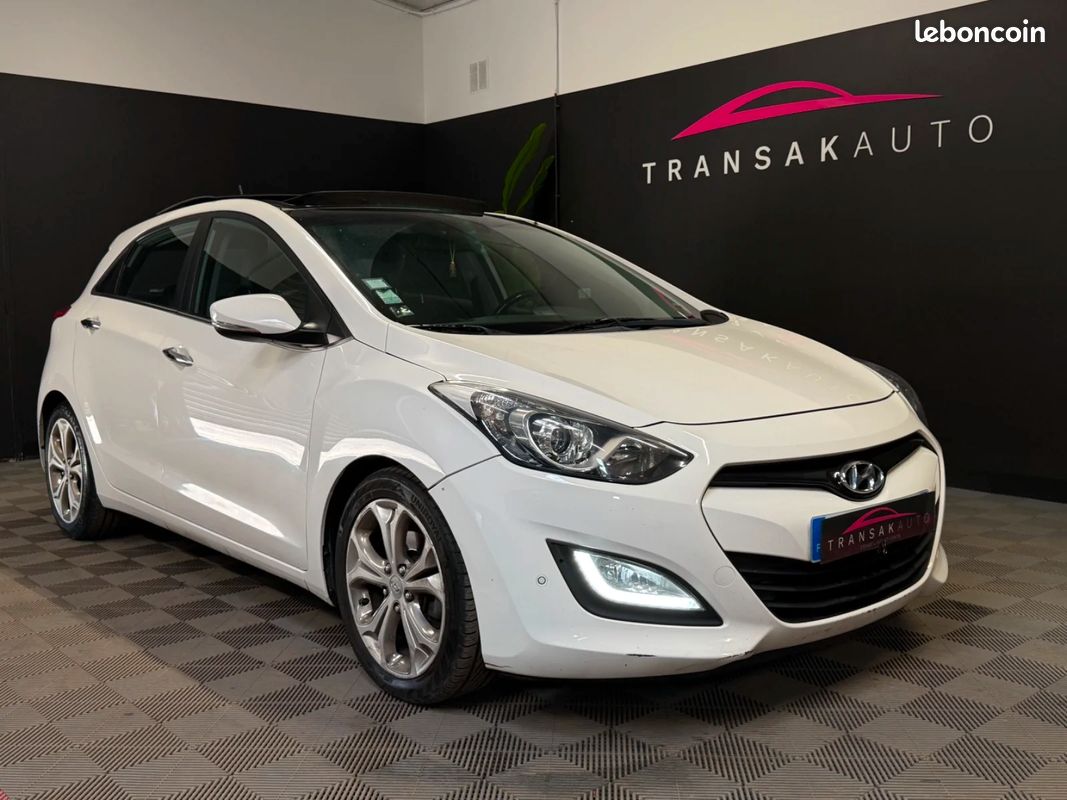 HYUNDAI i30 1.6 CRDi 128 Pack Premium TOIT OUVRANT / SIEGES CHAUFFANTS (image 36)