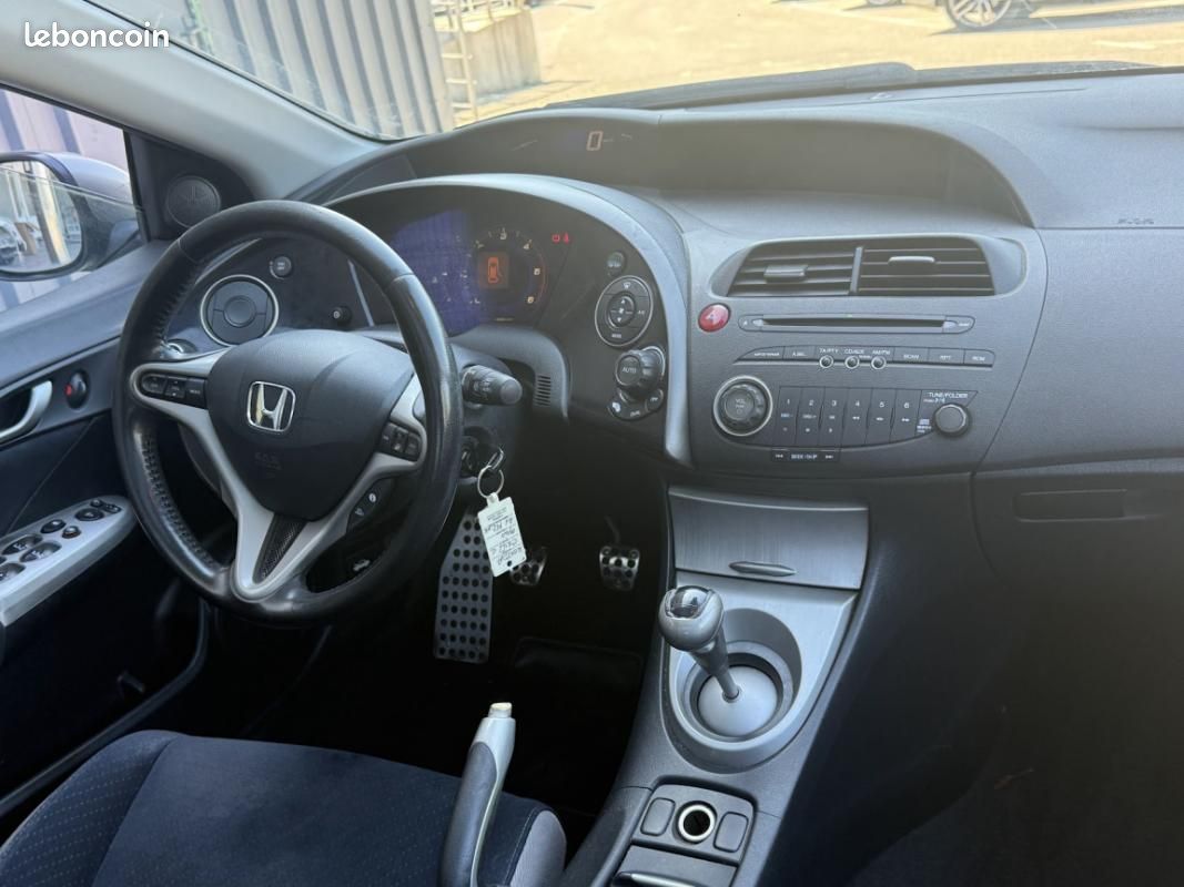 Honda Civic 2.2 i-CTDI 140cv Executive (image 11)