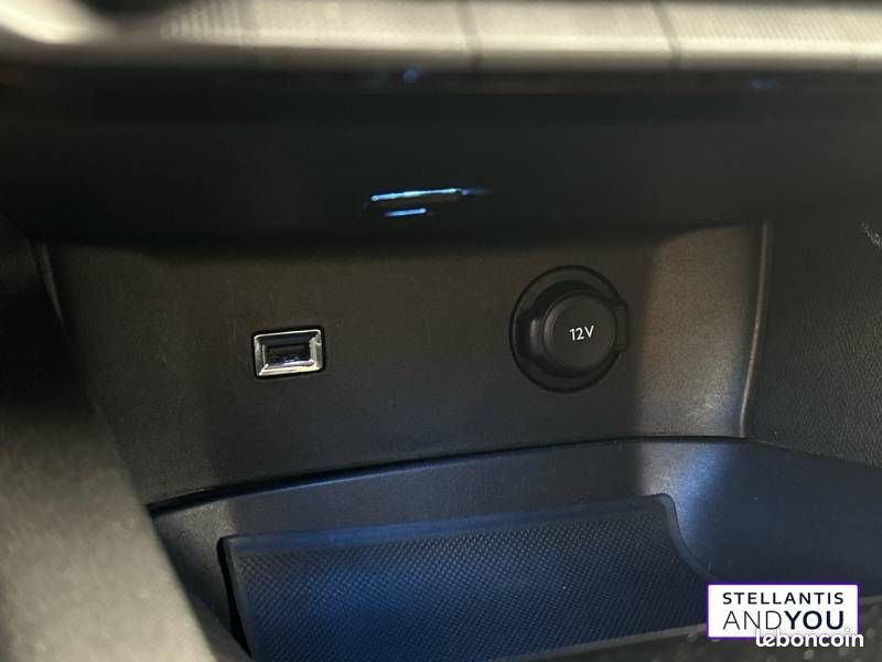 Peugeot 3008 Hybrid 225 e-EAT8 Allure Pack (image 28)