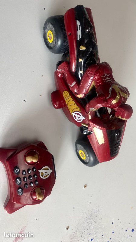 Moto télécommandé Iron man (image 3)