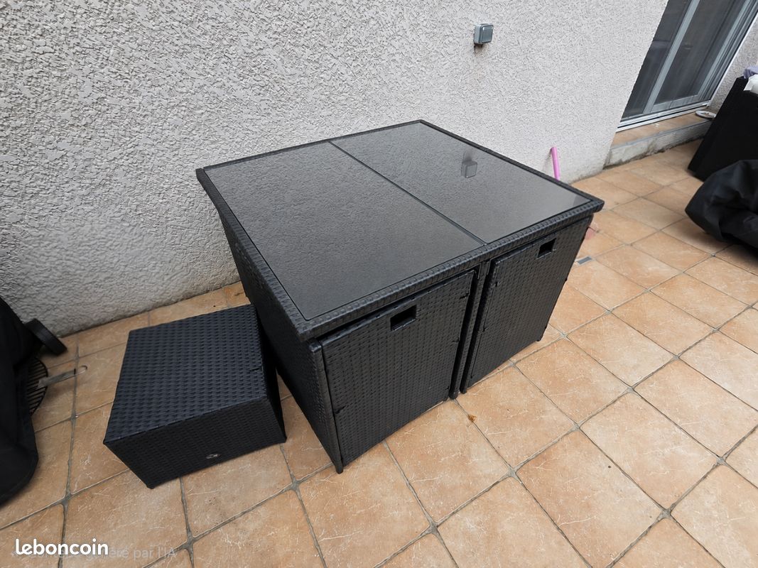 Table de jardin en resine (image 1)