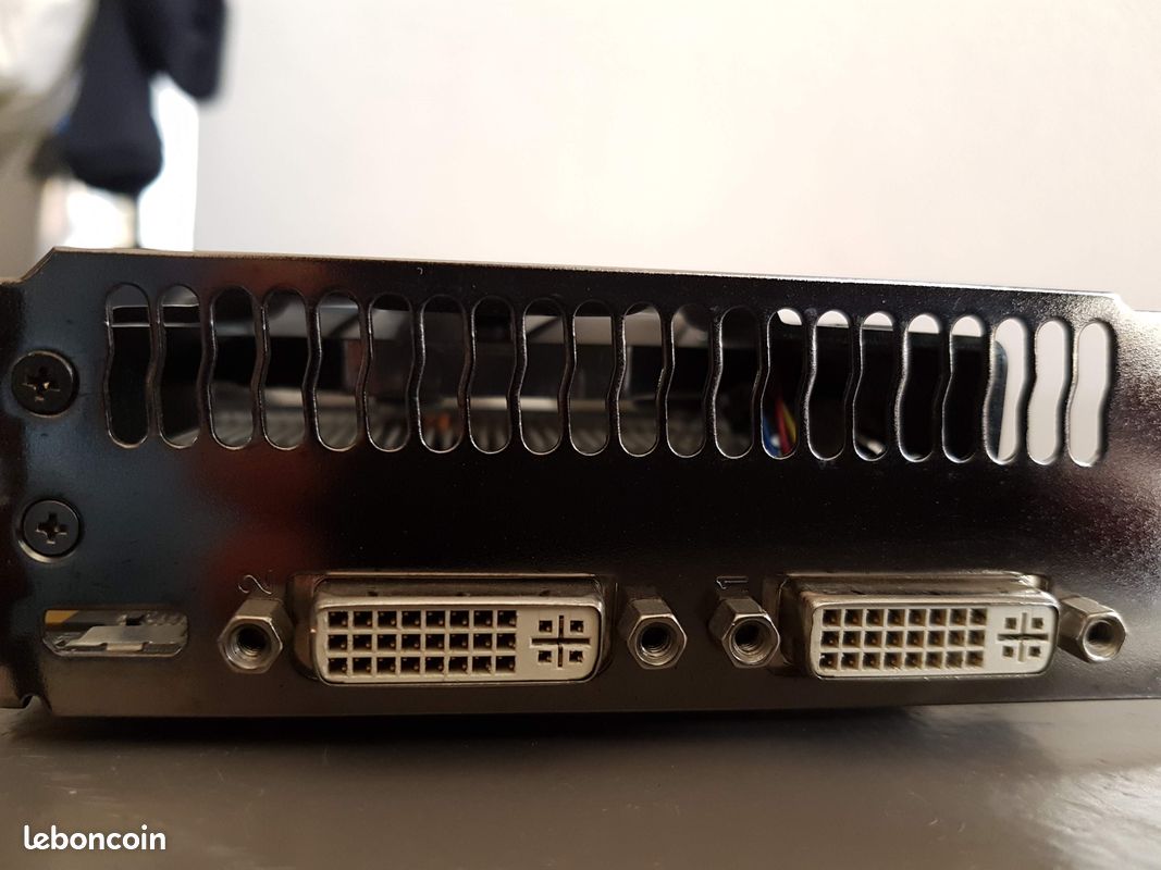 Nvidia GeForce GTX 560 & Asus DirectCU II TOP - version imprimable