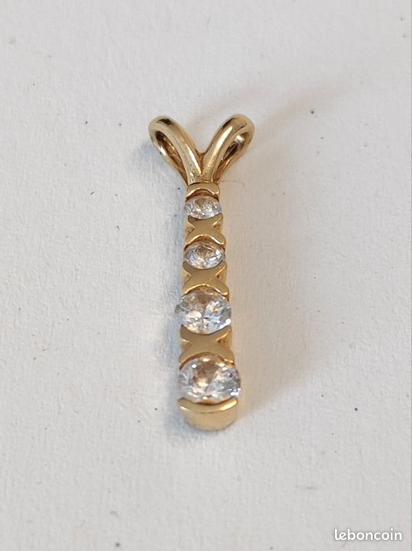 Pendentif En Or Jaune 18 Carats Sertie D'un Zirconium Taille Ancienne - Forme Main - Occasion