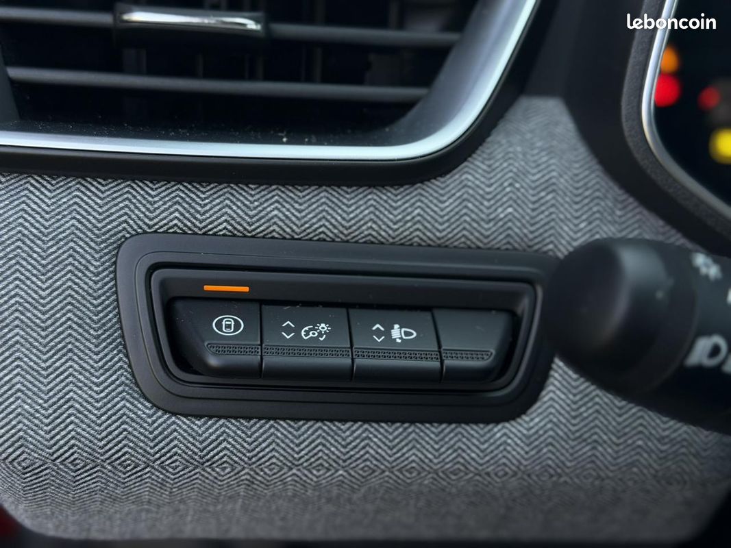 RENAULT CLIO V ECO-G 100 Techno avec Packs : Multimedia, Parking 360 et Safety (image 24)