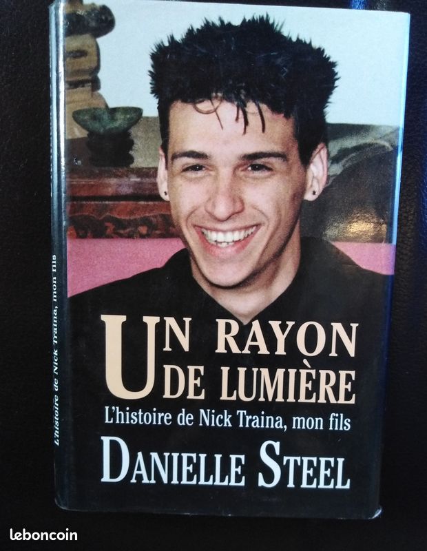 Livre de Danielle Steel, histoire vraie "un rayon de lumière" - réservation possible (image 1)