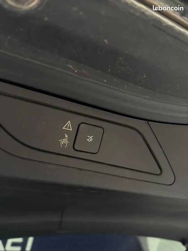 CITROEN C4 Picasso 2.0 HDI 150ch Exclusive - 2015 - Caméra de recul - Bluetooth - LED (image 25)