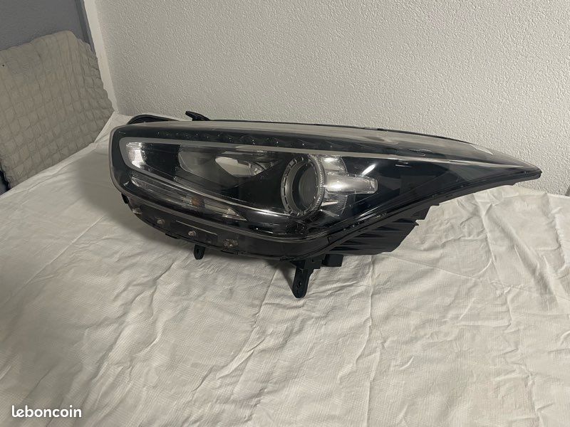Phare Avant Droit Pour Hyundai I40 Phase 2 - Optique Xénon, Réglage électrique, Occasion En Bon état