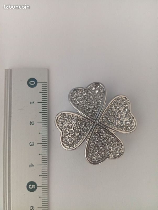 Broche Fantaisie Ancienne – 2 Trèfles à 4 Feuilles, Petit Modèle, Dorée, Occasion