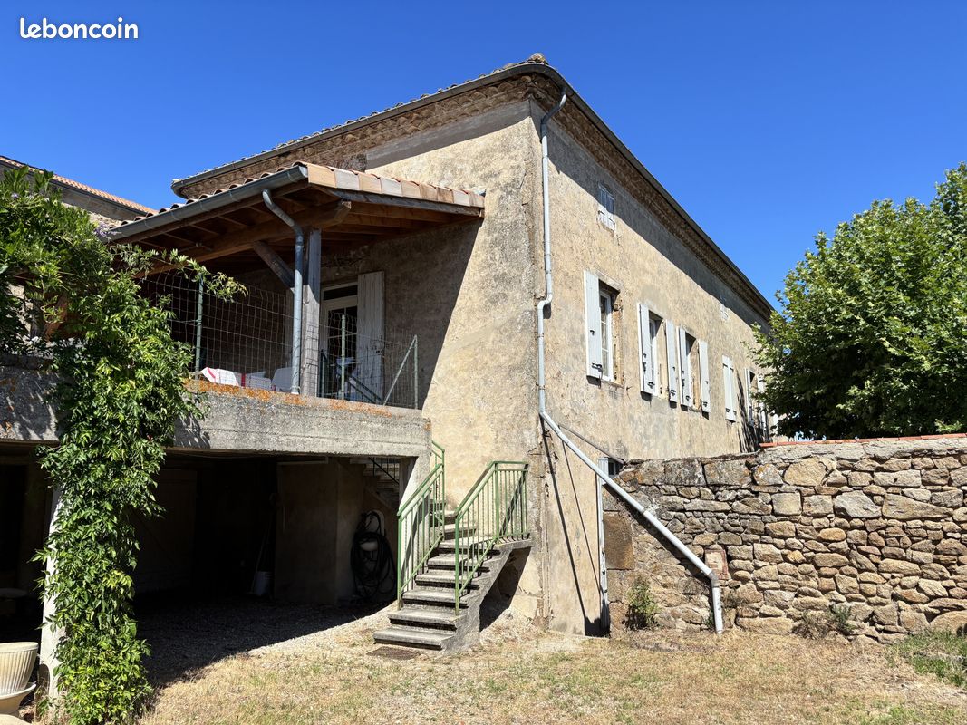 Maison 9 pièces 237 m² · à Saint-Romain-d'Ay · 237 m² · 199 000 €