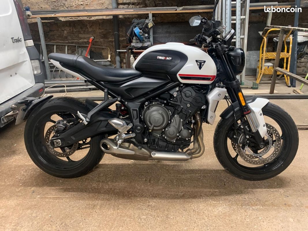 Moto triumph trident (image 1)