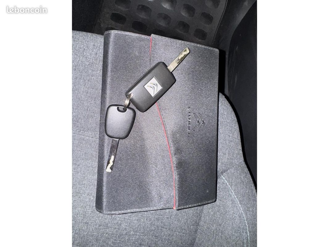 CITROEN C3 1.2 PureTech 12V 82 cv Pack Confort 1 ere main 69481 km (image 20)