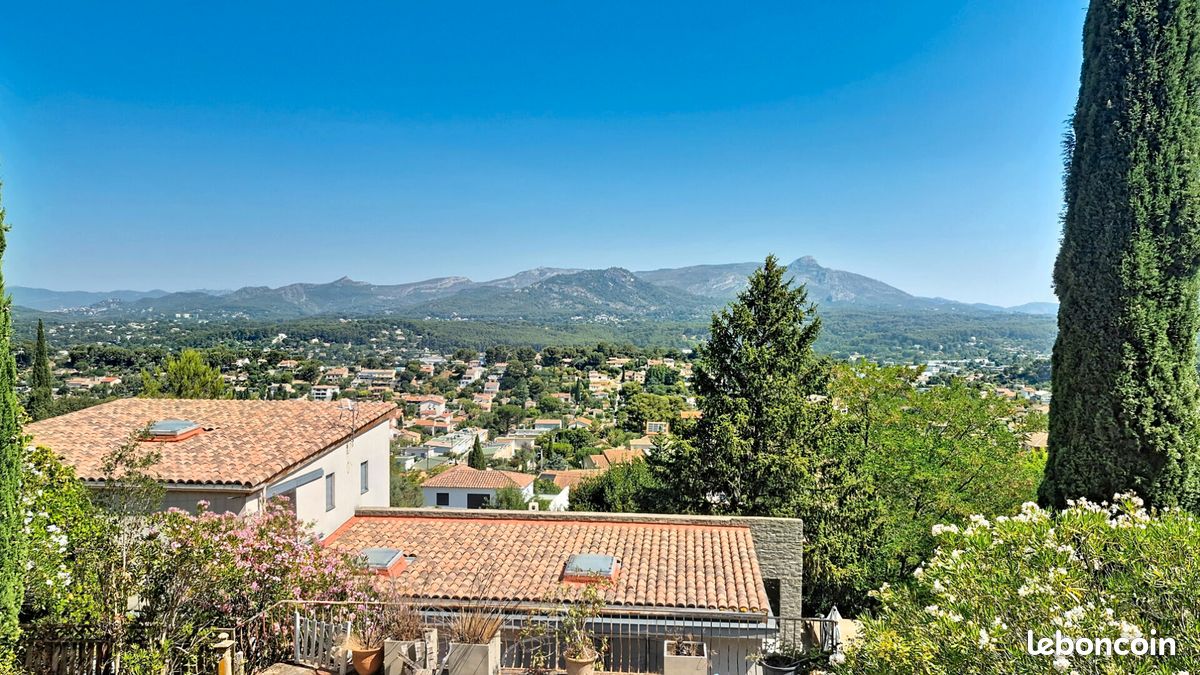Maison 8 pièces 225 m² · à La Penne-sur-Huveaune · 225 m² · 740 000 €
