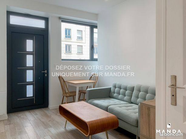https://img.leboncoin.fr/api/v1/lbcpb1/images/60/05/5b/60055bc0cbb0af09b6a602787fd166bc3e37ce24.jpg?rule=ad-image