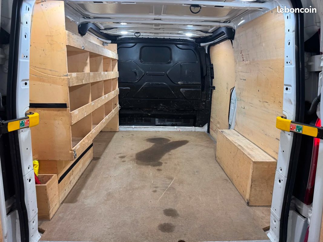 FORD TRANSIT CUSTOM FOURGON L1H1 2.0 ECOBLUE 185ch BVA SPORT | KIT DISTRIB OK / Vidange BVA OK & Révision OK (image 32)