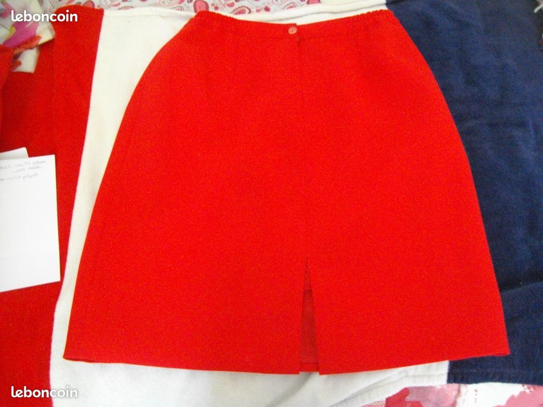 Ensemble Jupe + Blazer Rouge Bragard Taille 38 – Occasion Très Bon état