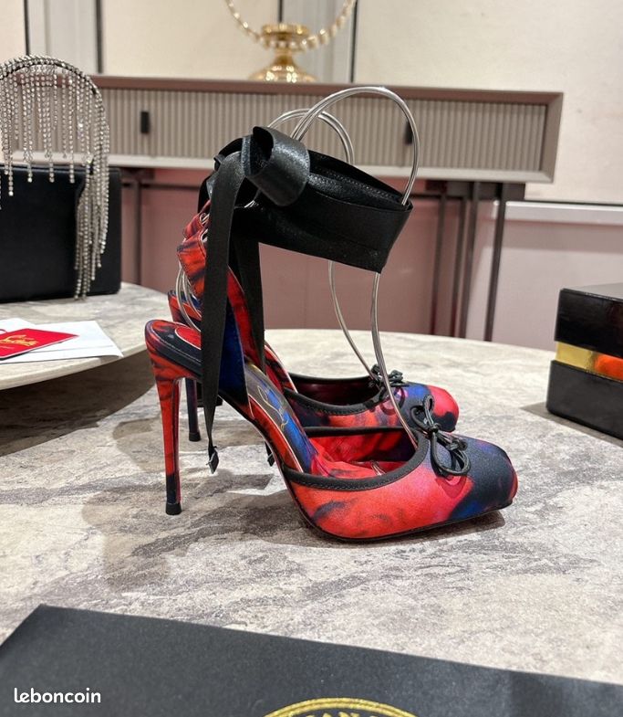 Christian Louboutin Cassia Lace Up Heels 38 Chaussures