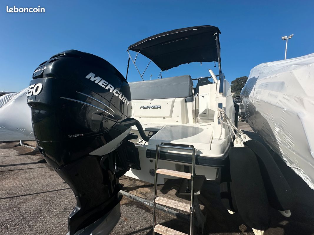 Parker 800 Cruiser 2022 — Mercury Verado 350 — 220 h — Reprise LOA (image 2)