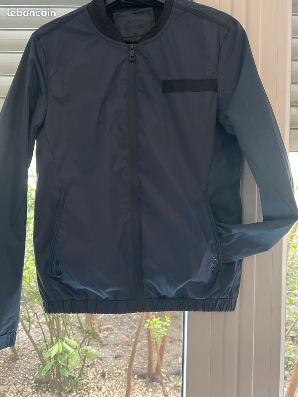 Jackets (image 2)