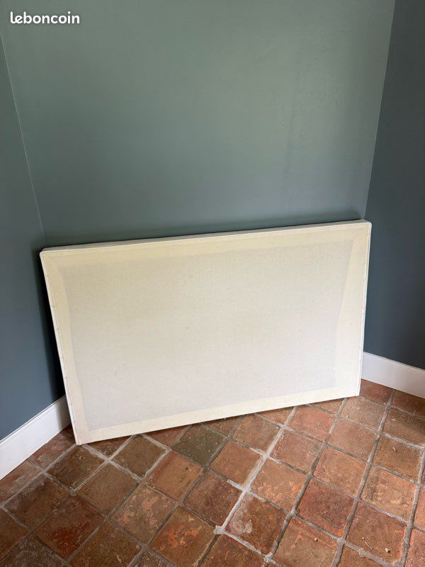 Tête de lit en cuir blanc (image 3)