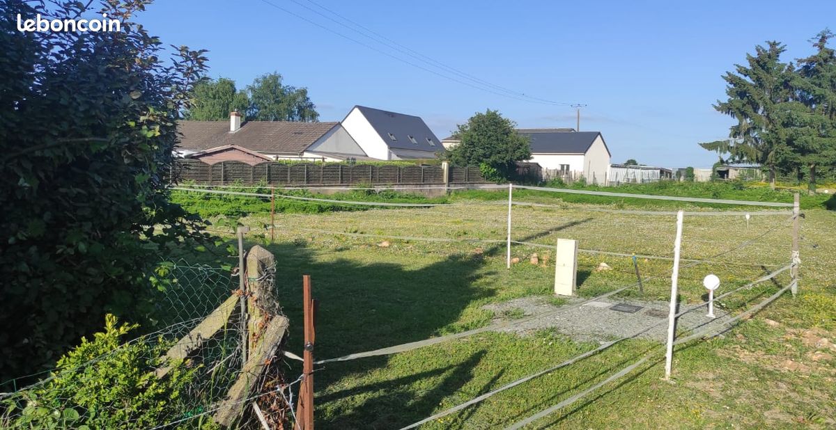 Vend terrain constructible · à Neuillé-Pont-Pierre · 55 000 €