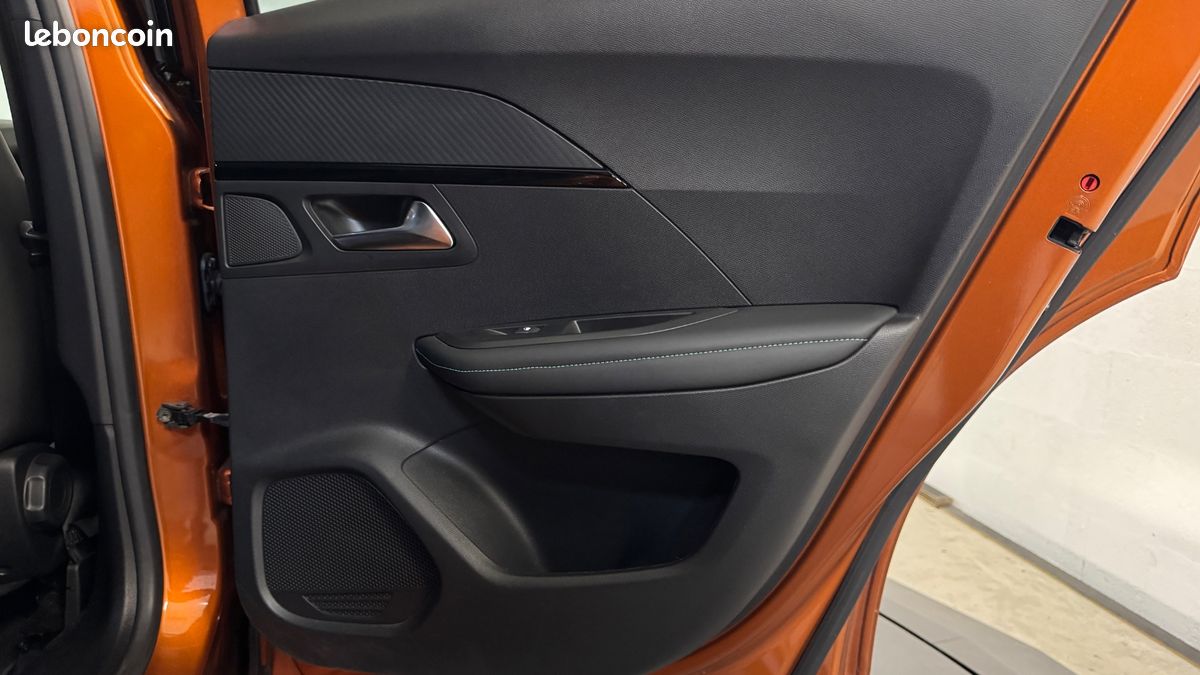 PEUGEOT 2008 GENERATION-I 1.2 PURETECH 130ch ALLURE START-STOP - ATTELAGE - CARPLAY (image 26)
