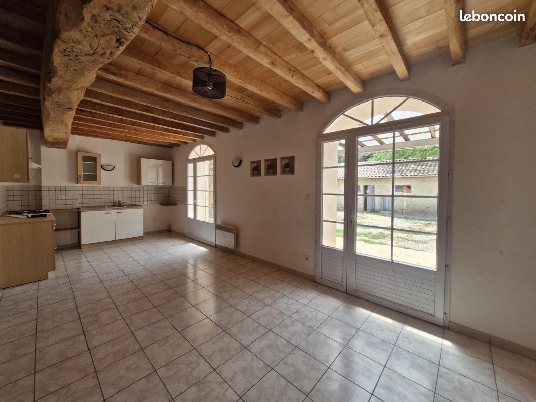 Appartement 5 pièces 132 m² · à Layrac · 132 m² · 813 €
