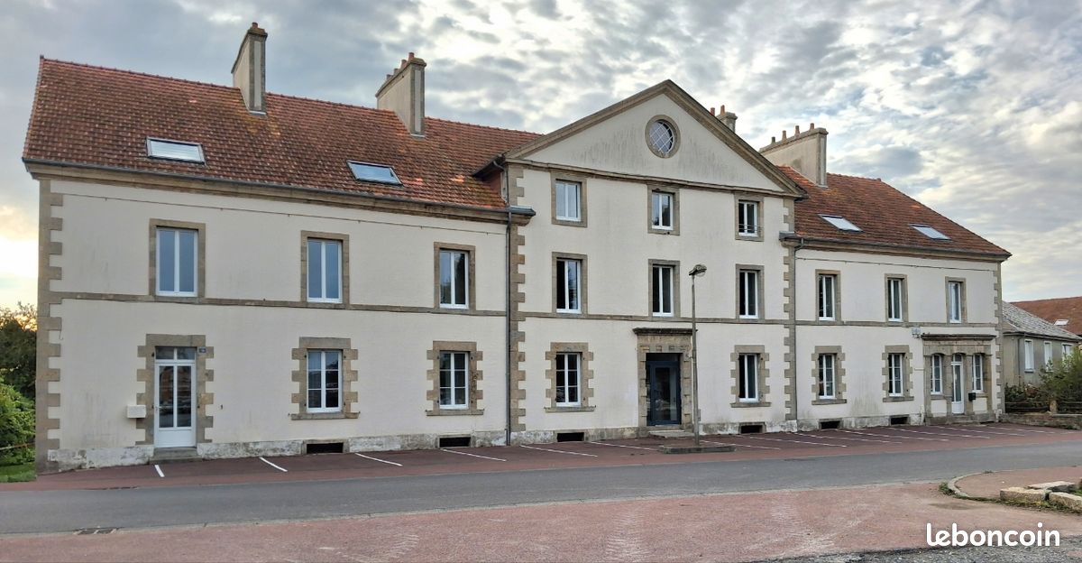 Immeuble 42 pièces 980 m² · à Carentan-les-Marais · 980 m² · 1 650 000 €