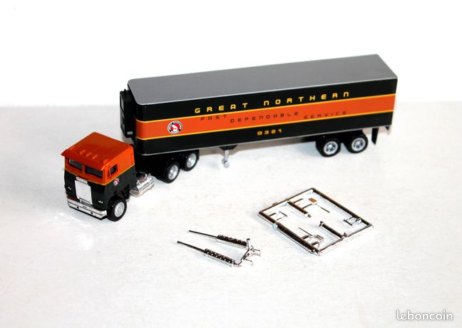 Et maintenant... Une semi-remorque à l'échelle 1/18 ! - Mini PDLV