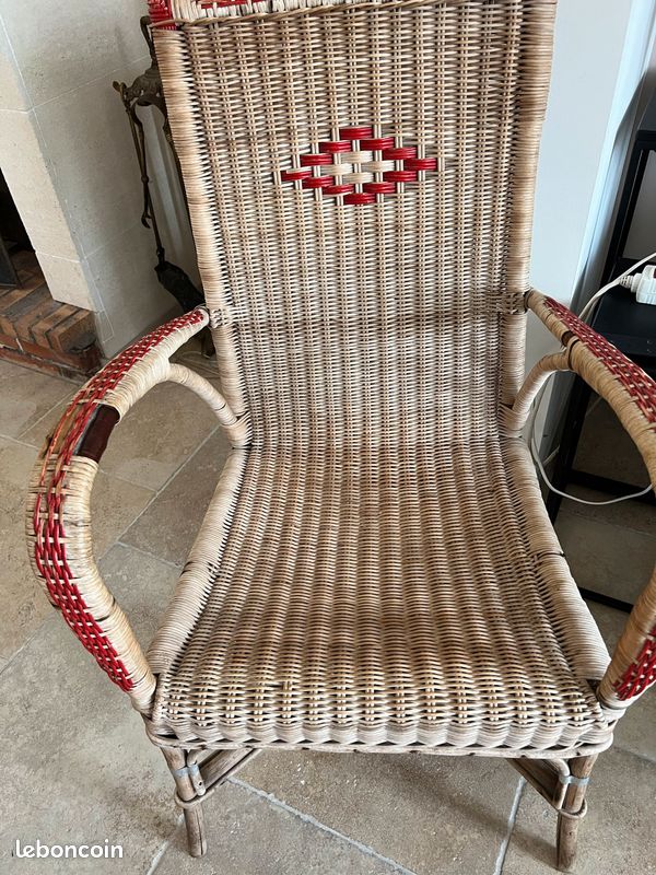 Fauteuil en rotin (image 1)