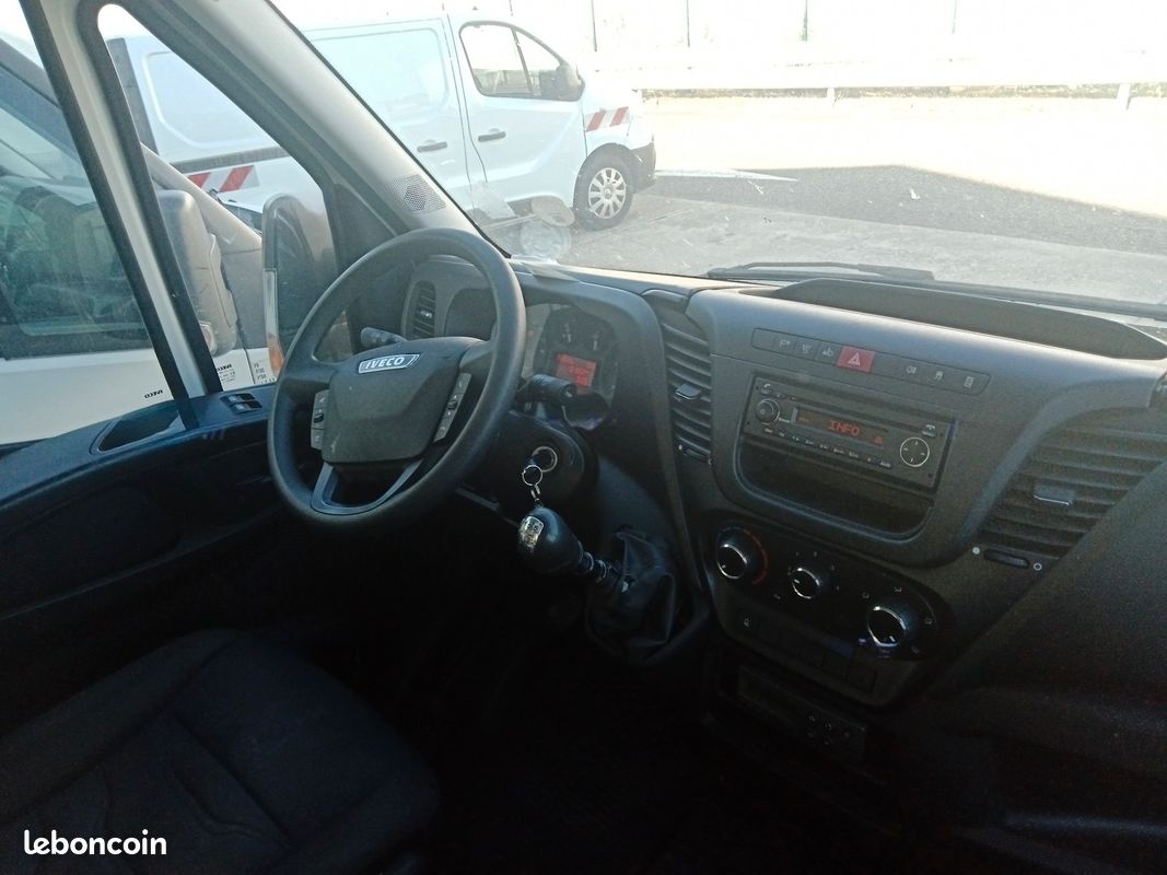 Iveco daily 35c14 frigorifique - hayon - 12 m3 - porte laterale - frcx - 136ch - 24 990 (image 6)